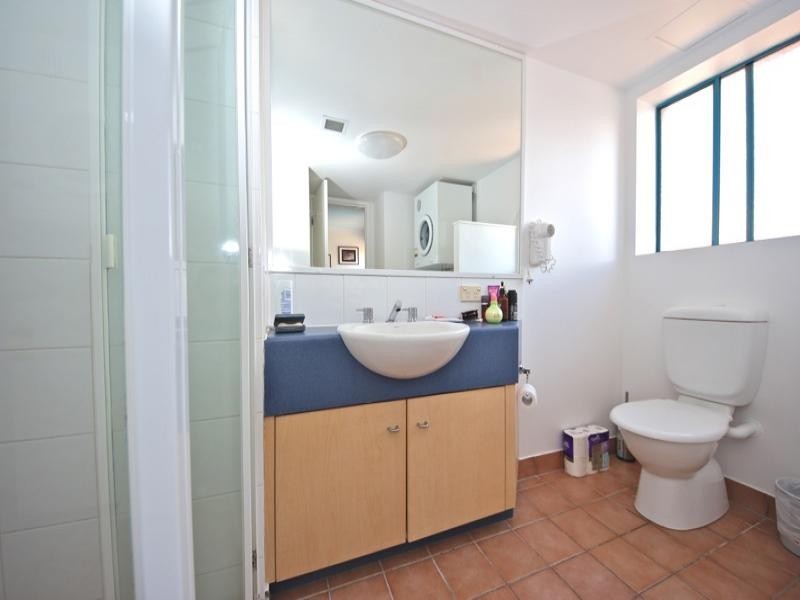 20 Anne Avenue, Broadbeach QLD 4218