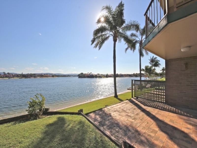 1/33 Duet Drive, Mermaid Waters QLD 4218