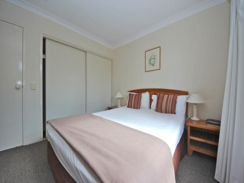 18/9-13 Margaret Avenue, Broadbeach QLD 4218