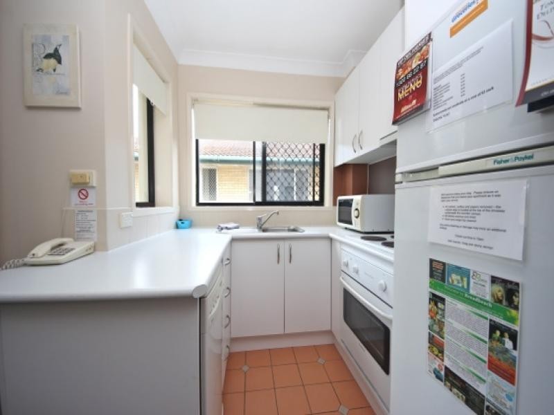 18/9-13 Margaret Avenue, Broadbeach QLD 4218