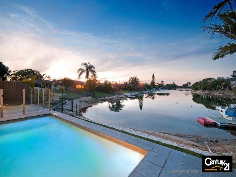 73 Rudd Court, Broadbeach Waters QLD 4218