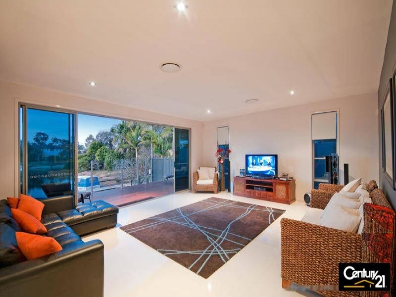 73 Rudd Court, Broadbeach Waters QLD 4218