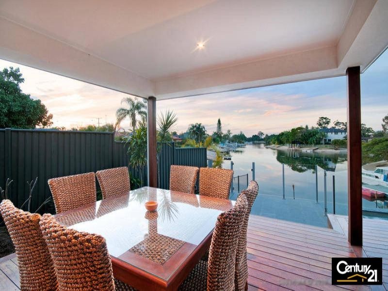 73 Rudd Court, Broadbeach Waters QLD 4218
