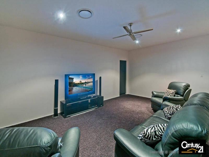 73 Rudd Court, Broadbeach Waters QLD 4218