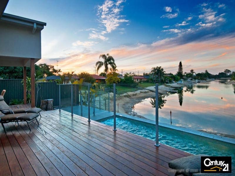73 Rudd Court, Broadbeach Waters QLD 4218