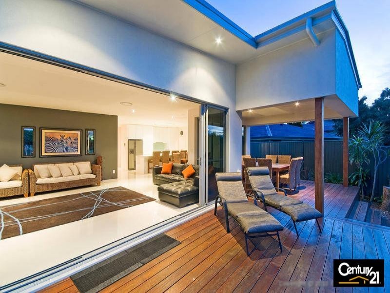 73 Rudd Court, Broadbeach Waters QLD 4218