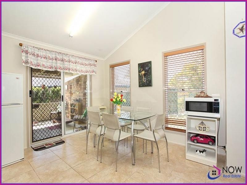 11 Gould Cres, Morayfield QLD 4506