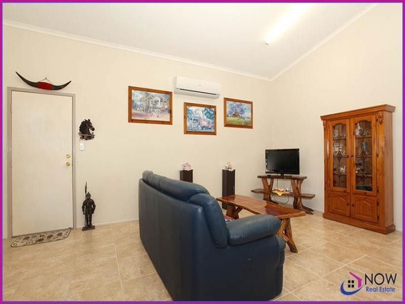 11 Gould Cres, Morayfield QLD 4506