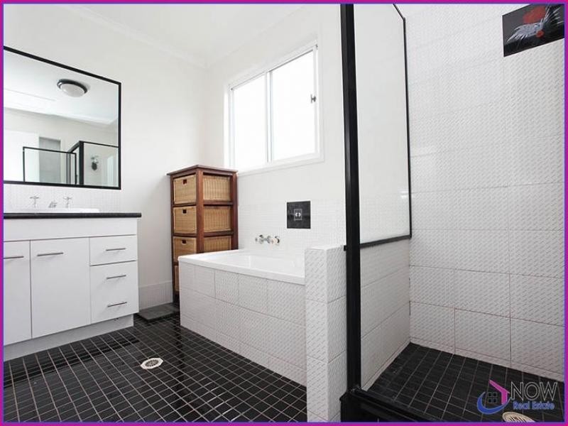 4 Melana Ct, Morayfield QLD 4506