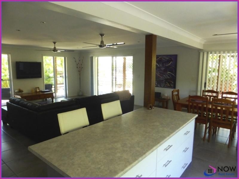 2 Phillip Street, Beachmere QLD 4510