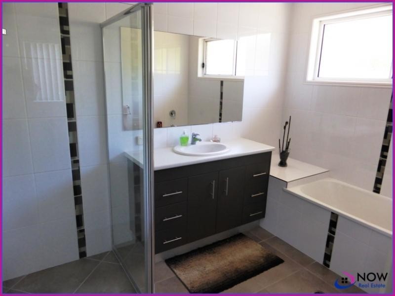 2 Phillip Street, Beachmere QLD 4510