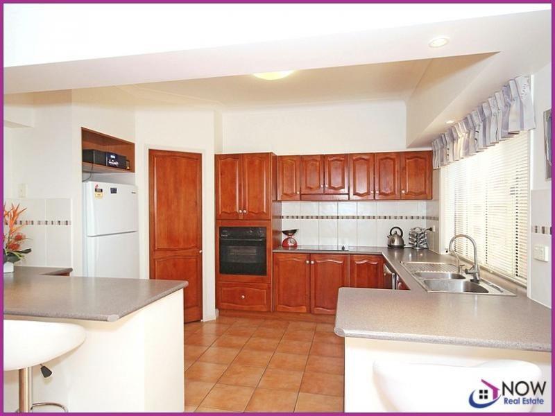 63 Castle Hill Drive, Murrumba Downs QLD 4503