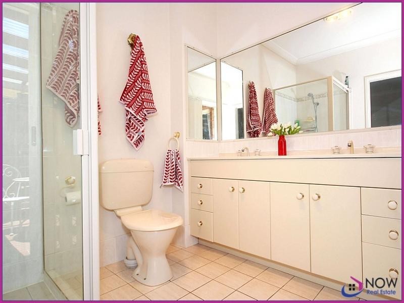 63 Castle Hill Drive, Murrumba Downs QLD 4503