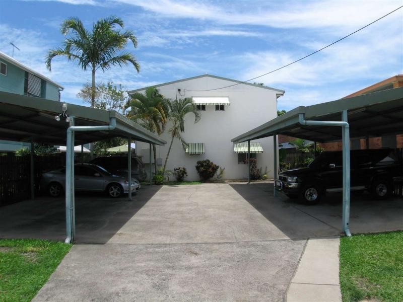 8/33 Balaclava Road, Earlville QLD 4870