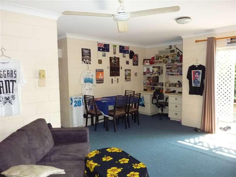 2/26B Upward Street, Cairns North QLD 4870