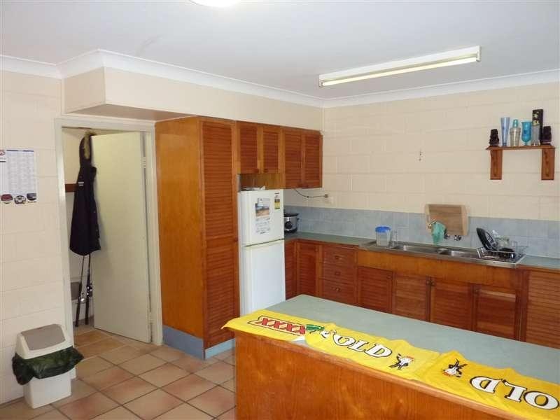 2/26B Upward Street, Cairns North QLD 4870