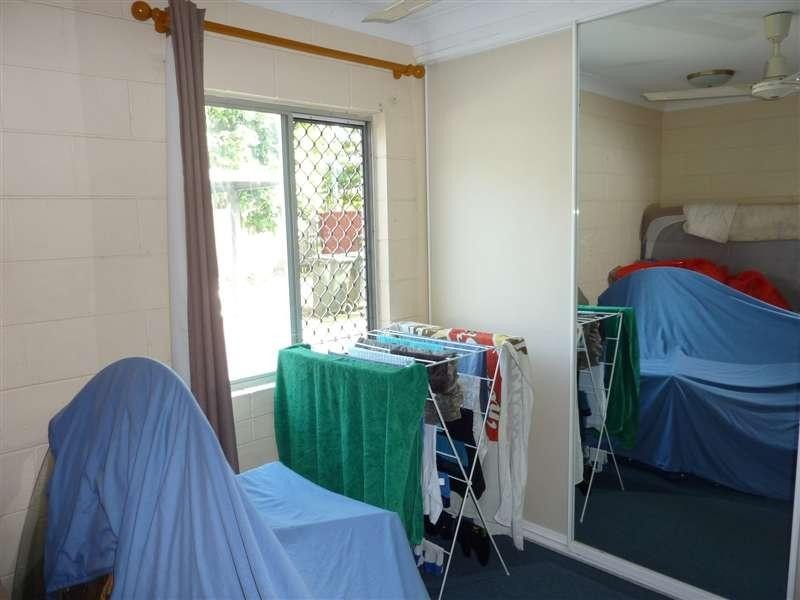 2/26B Upward Street, Cairns North QLD 4870