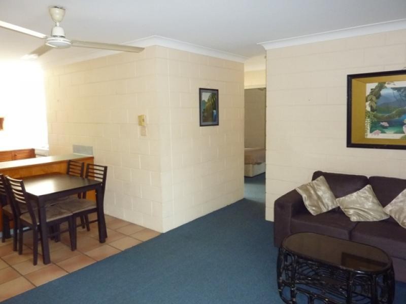 2/26B Upward Street, Cairns North QLD 4870