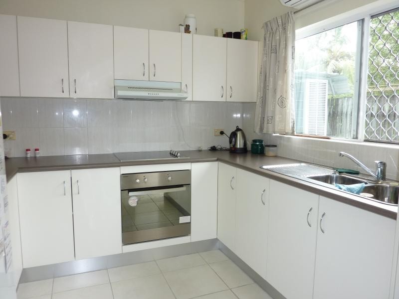 2/3 Ingham Court, Mooroobool QLD 4870