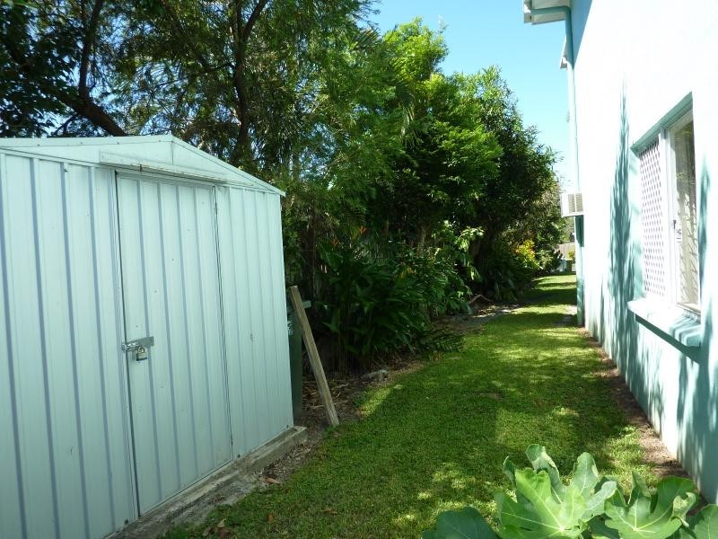 2/3 Ingham Court, Mooroobool QLD 4870