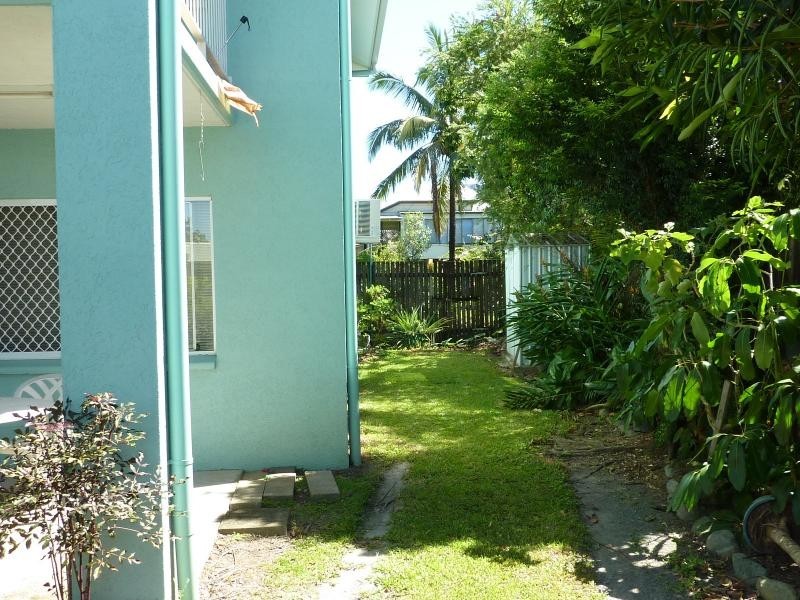 2/3 Ingham Court, Mooroobool QLD 4870