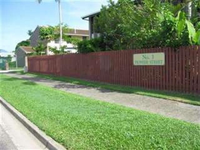 2/3 Pioneer Street, Manoora QLD 4870