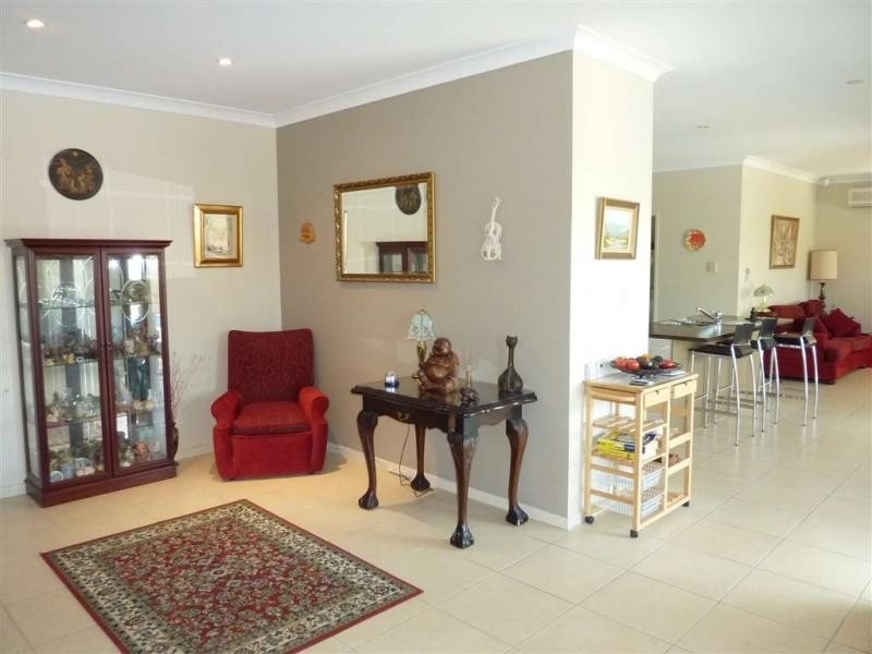 2 Aniston Street, White Rock QLD 4868