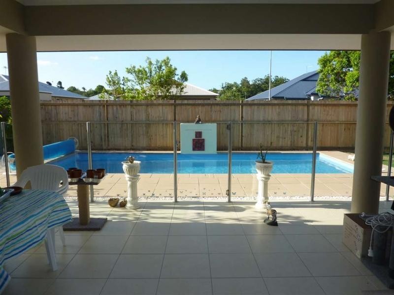 2 Aniston Street, White Rock QLD 4868