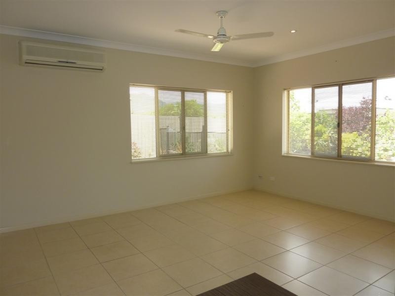 2 Aniston Street, White Rock QLD 4868