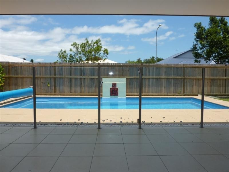 2 Aniston Street, White Rock QLD 4868