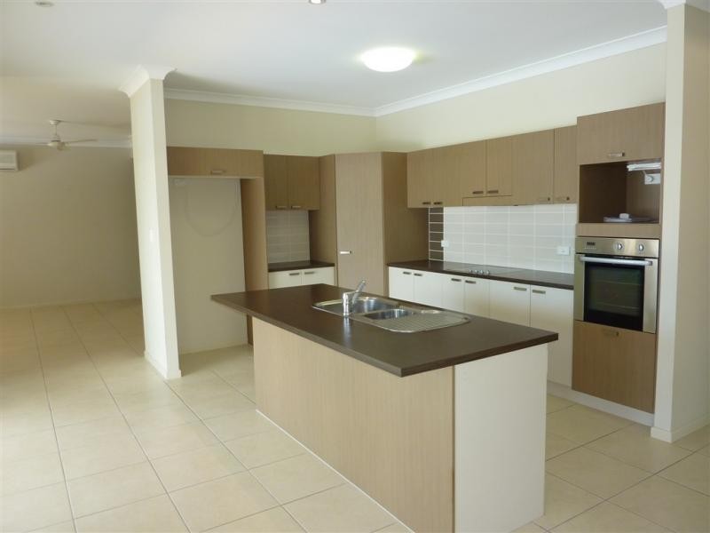 2 Aniston Street, White Rock QLD 4868