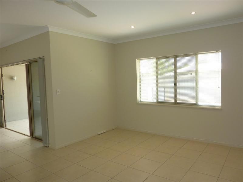 2 Aniston Street, White Rock QLD 4868