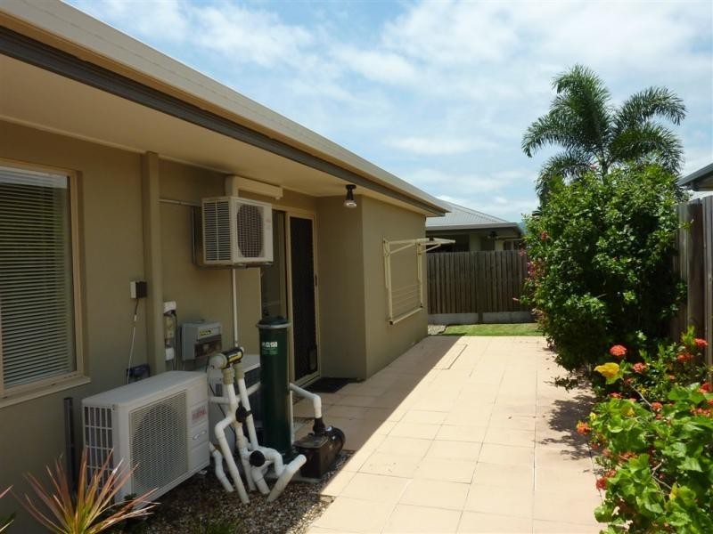 2 Aniston Street, White Rock QLD 4868