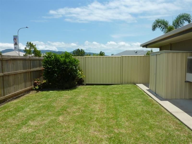 2 Aniston Street, White Rock QLD 4868