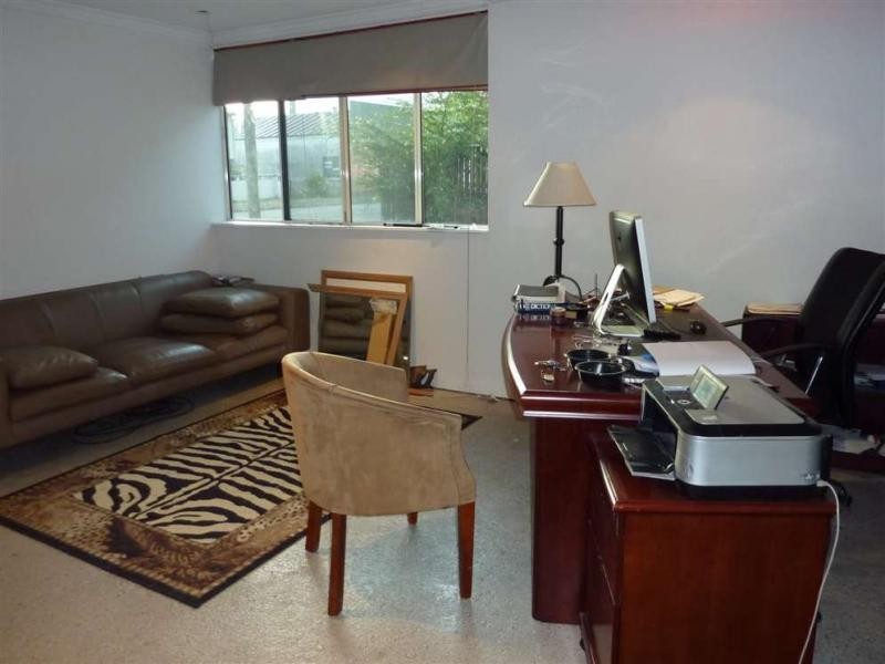 10 Palm Avenue, Parramatta Park QLD 4870