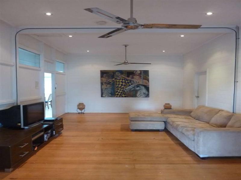10 Palm Avenue, Parramatta Park QLD 4870