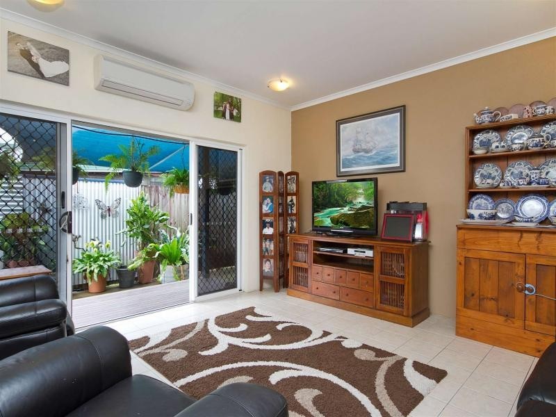 236 Aumuller Street, Westcourt QLD 4870