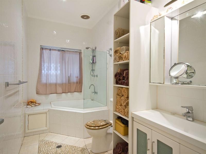 236 Aumuller Street, Westcourt QLD 4870