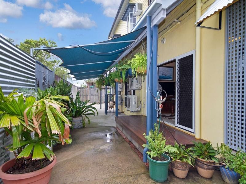 236 Aumuller Street, Westcourt QLD 4870