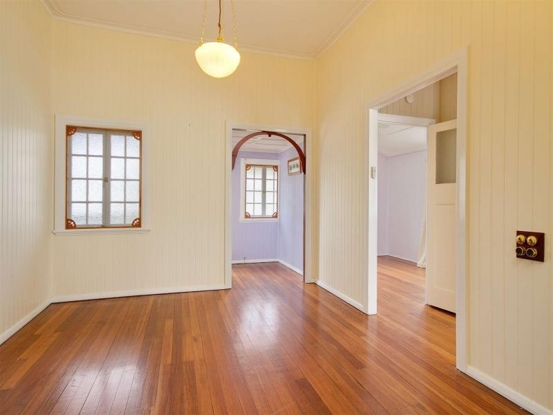 236 Aumuller Street, Westcourt QLD 4870
