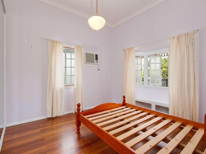 236 Aumuller Street, Westcourt QLD 4870