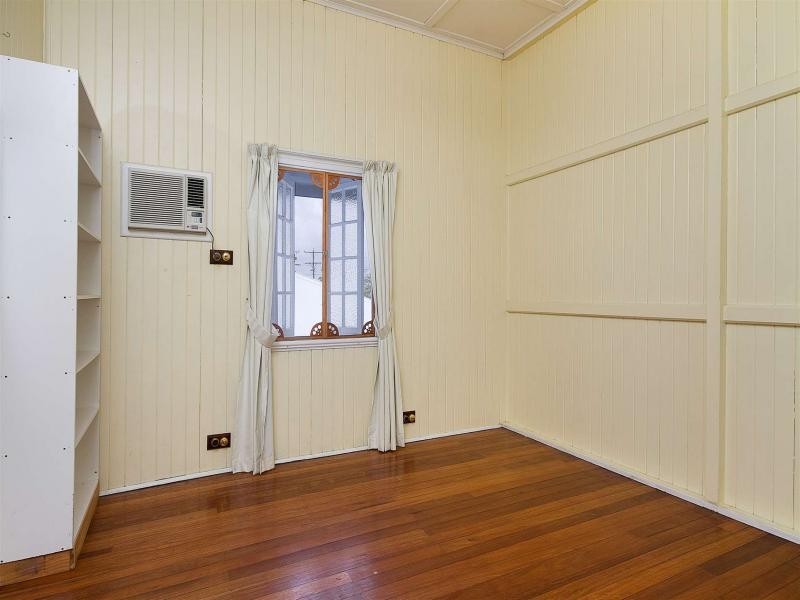236 Aumuller Street, Westcourt QLD 4870
