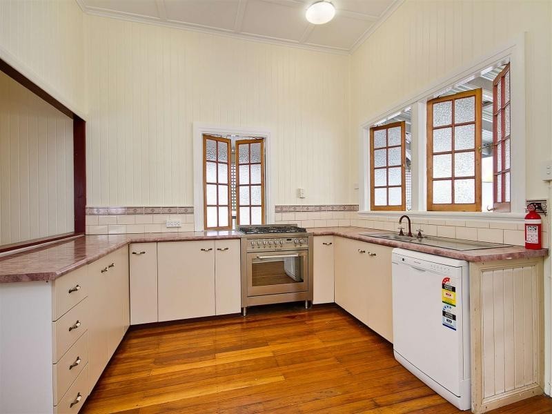 236 Aumuller Street, Westcourt QLD 4870