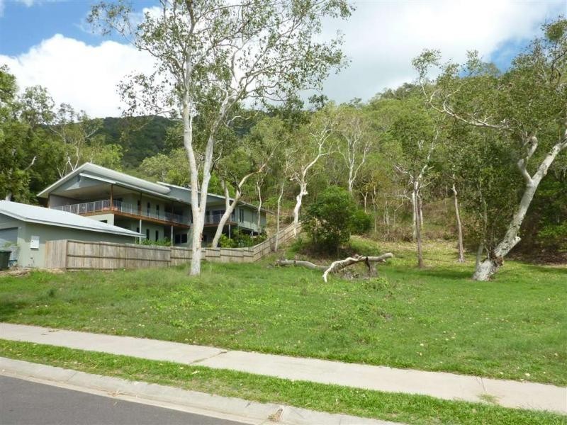 3 Seclusion Drive, Palm Cove QLD 4879