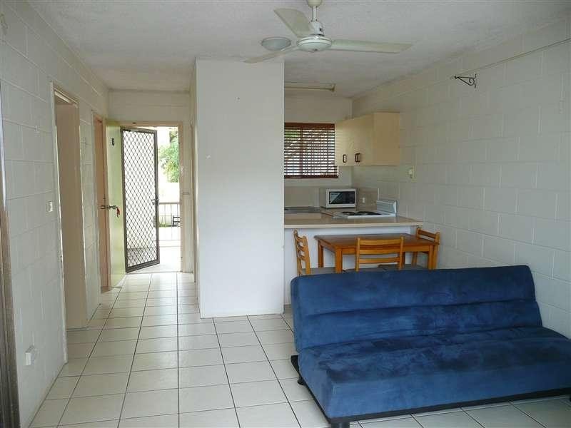 15/215 McLeod Street, Cairns North QLD 4870