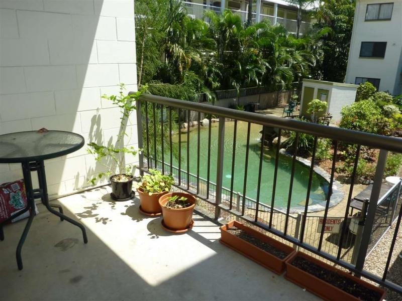15/215 McLeod Street, Cairns North QLD 4870