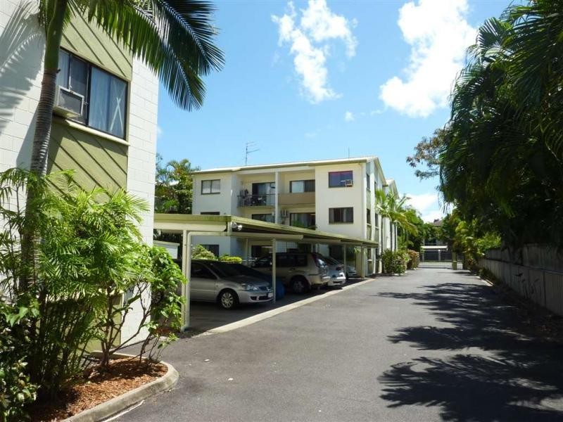 15/215 McLeod Street, Cairns North QLD 4870