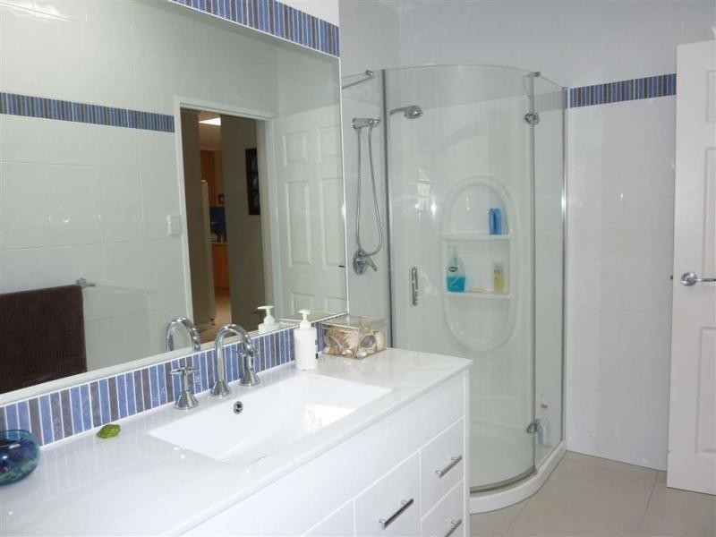8 Mark Close, Holloways Beach QLD 4878