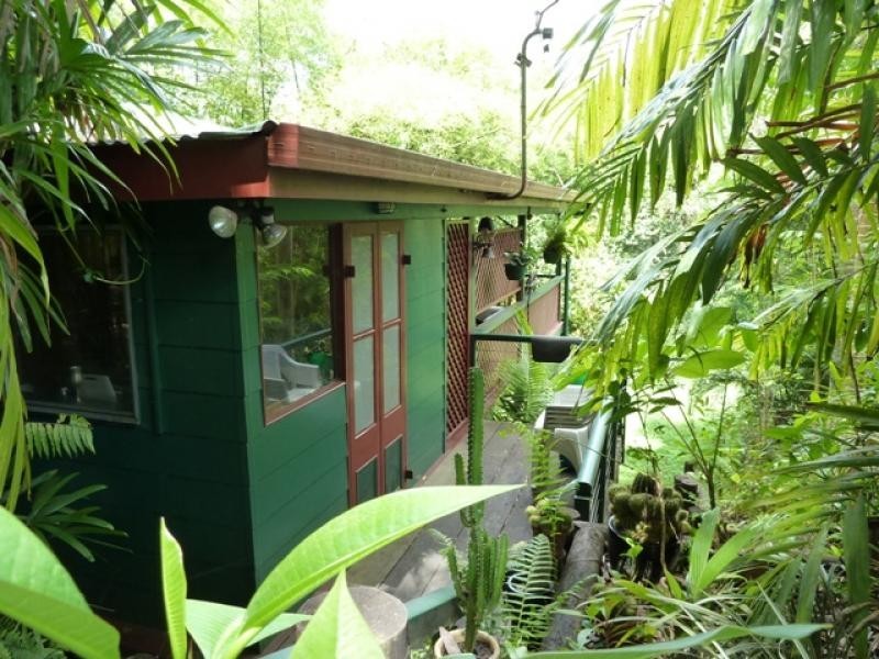 18 Rob Veivers Drive, Kuranda QLD 4881