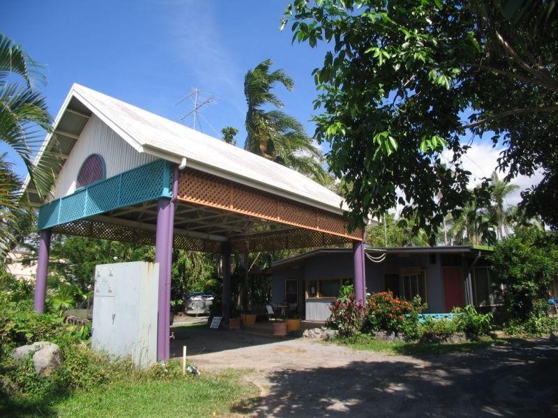 43-45 Bruce Highway, Edmonton QLD 4869